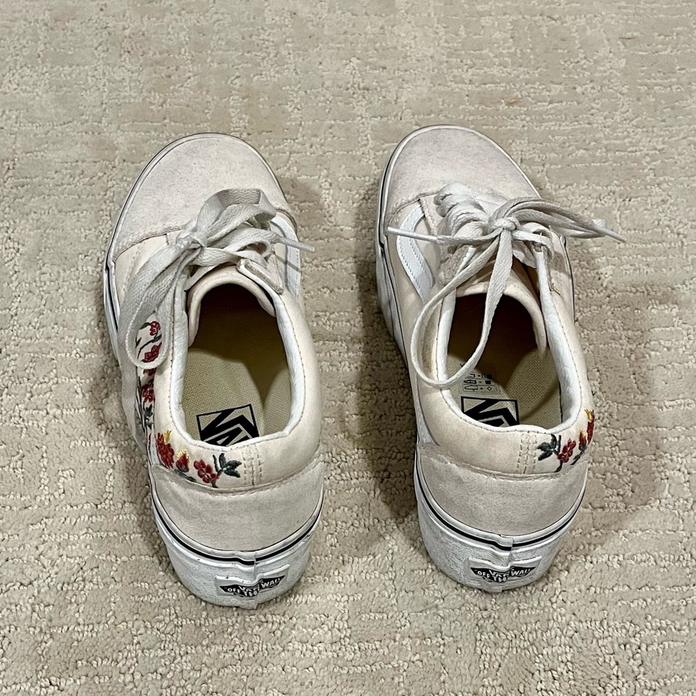 VANS Floral Embroidered Platform Sneakers women’s size 6.5 - Picture 2 of 6